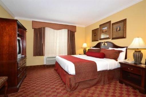фото отеля BEST WESTERN Plus Southpark Inn & Suites