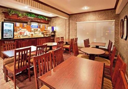 фото отеля Holiday Inn Express Osage Beach
