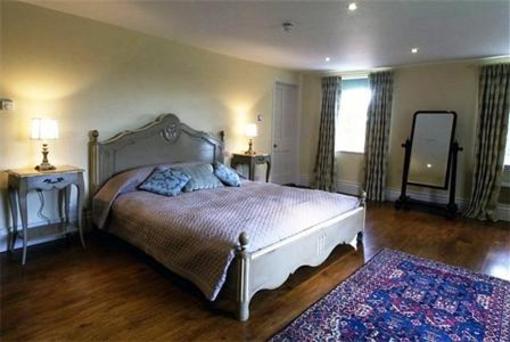 фото отеля Folly Farm Cottages Tetbury