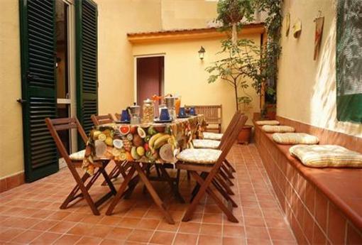 фото отеля Bed & Breakfast I Colori Di Napoli