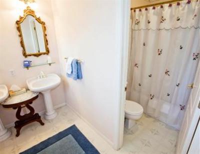 фото отеля Bradford House Bed and Breakfast Rhapsody Inn