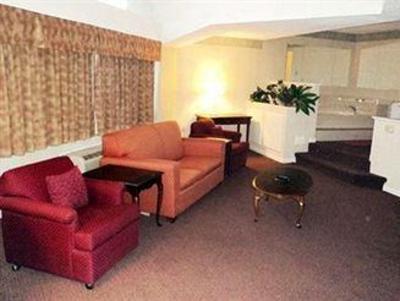 фото отеля Econo Lodge Inn & Suites Groton