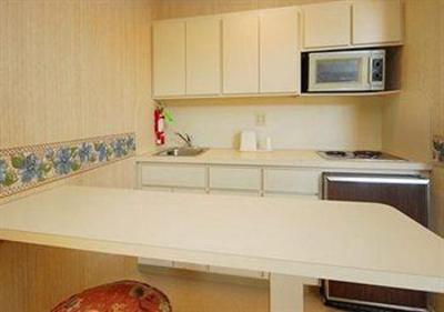 фото отеля Econo Lodge Inn & Suites Groton