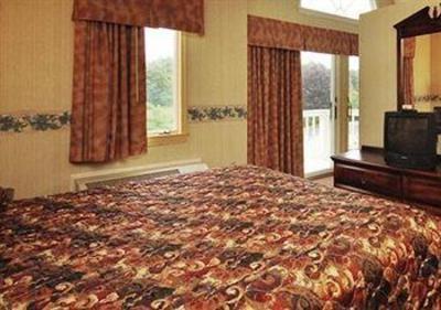 фото отеля Econo Lodge Inn & Suites Groton