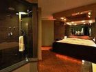 фото отеля Champagne Lodge & Luxury Suites Willowbrook