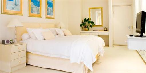 фото отеля Milkwood Bay Guest House