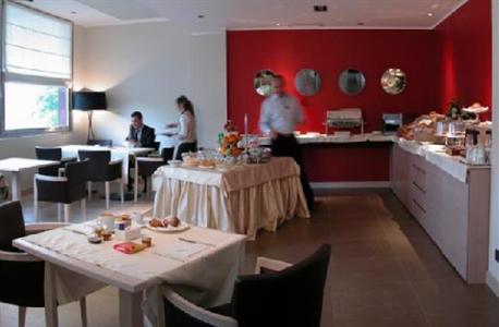 фото отеля Holiday Inn Cosenza