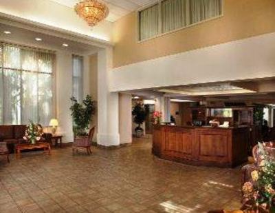 фото отеля Ramada Inn & Suites New Orleans Airport