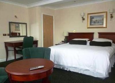 фото отеля Bells Hotel and the Forest of Dean Golf & Bowls Club