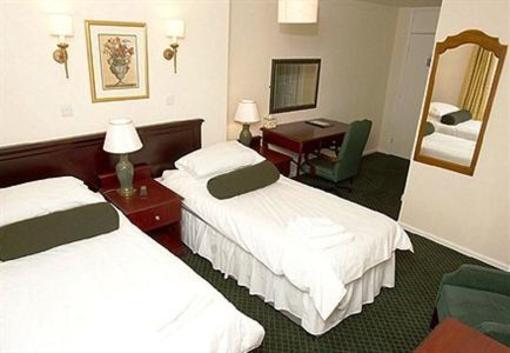 фото отеля Bells Hotel and the Forest of Dean Golf & Bowls Club