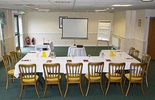 фото отеля Bells Hotel and the Forest of Dean Golf & Bowls Club