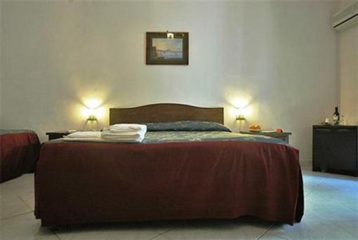 фото отеля Miseria e Nobilta Bed and Breakfast