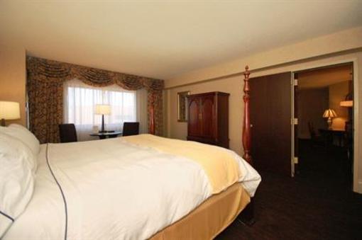фото отеля High Point Plaza Hotel and Conference Center