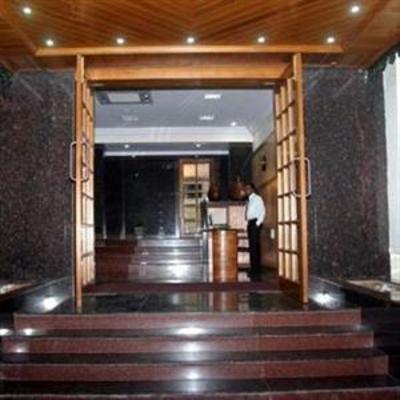 фото отеля High Gates Hotel