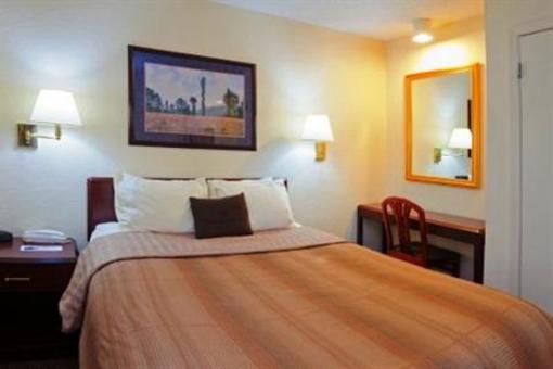 фото отеля Candlewood Suites Birmingham