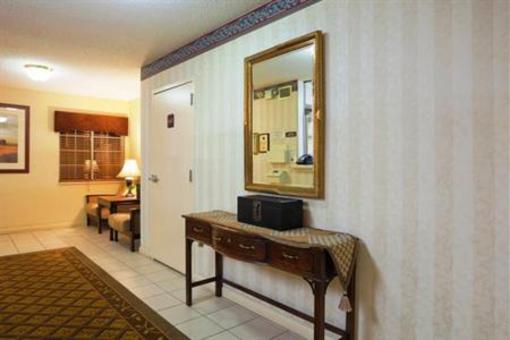 фото отеля Candlewood Suites Birmingham