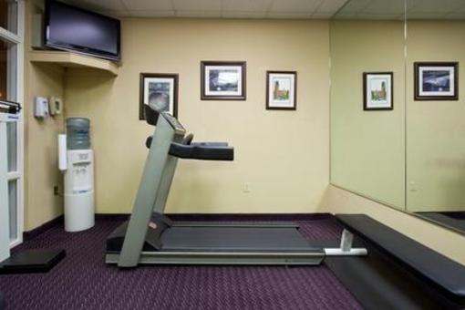 фото отеля Holiday Inn Express Gainesville I-75 SW