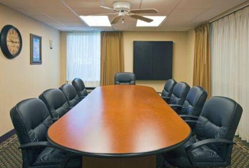 фото отеля Holiday Inn Express Gainesville I-75 SW