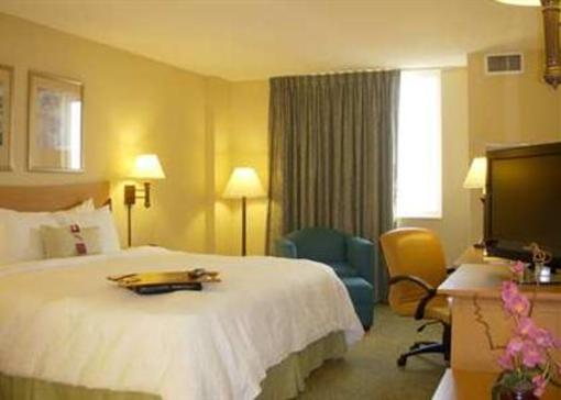 фото отеля Hampton Inn & Suites Airport South Blue Lagoon Miami