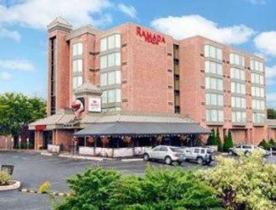 фото отеля Ramada Plaza Niagara Falls