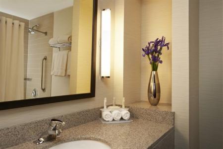 фото отеля Holiday Inn Express Hotel & Suites Southwest Vaughan