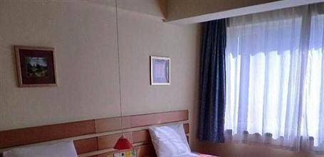 фото отеля Home Inn Railway Station Shenyang