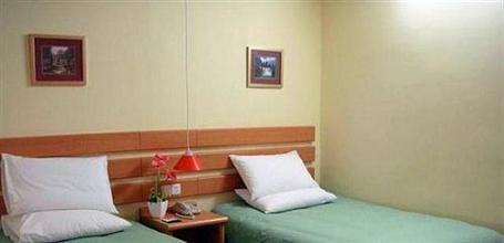 фото отеля Home Inn Railway Station Shenyang