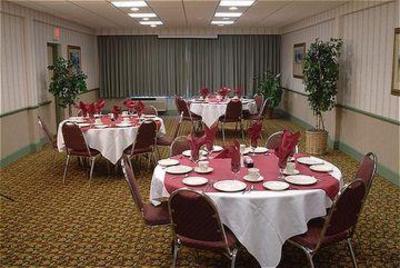 фото отеля Ramada Ellsworth