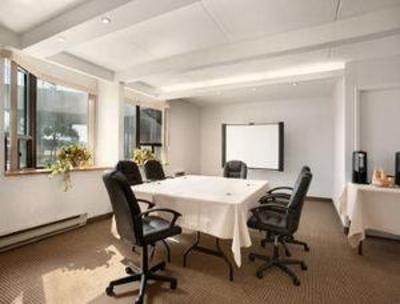 фото отеля Travelodge Toronto East