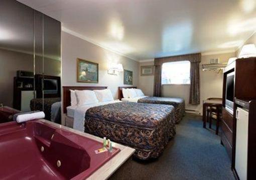 фото отеля Econo Lodge Brossard