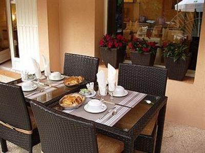 фото отеля Logis Le Mas du Colombier Hotel
