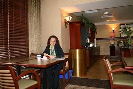 фото отеля Hampton Inn & Suites Guelph