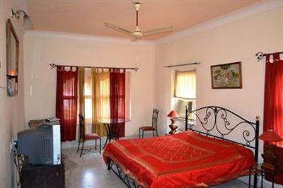 фото отеля Suryaa Villa