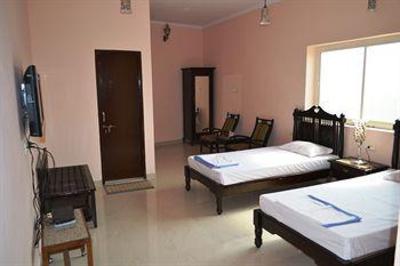 фото отеля Suryaa Villa