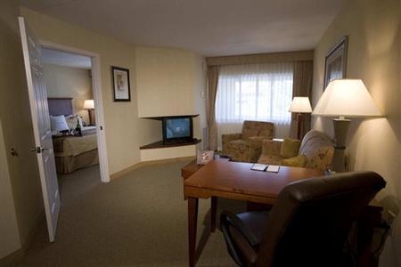 фото отеля DoubleTree Suites by Hilton Indianapolis-Carmel