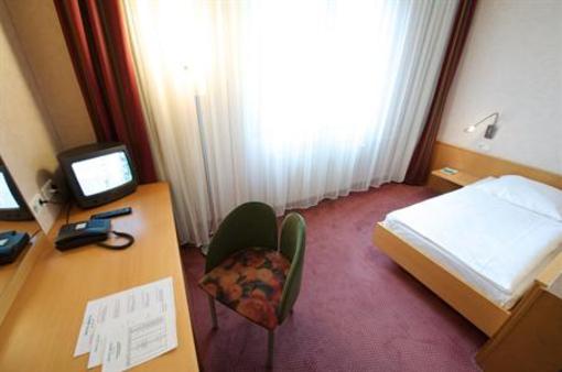 фото отеля Hotel Baerlin