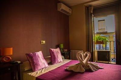 фото отеля Hostal Art Madrid