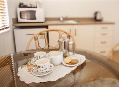 фото отеля East West Apartments