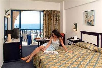 фото отеля Navarria Hotel Limassol