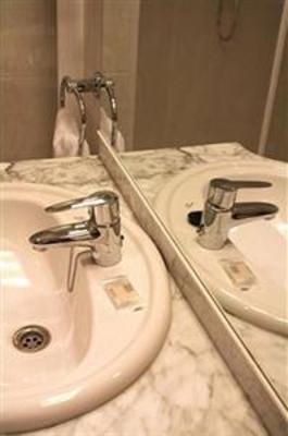 фото отеля Enginy Apartments Figueres