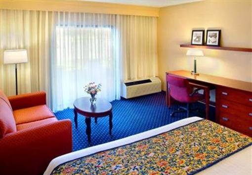 фото отеля Courtyard by Marriott New Haven Wallingford