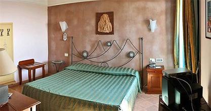 фото отеля Emmaus - Albergo del bosco