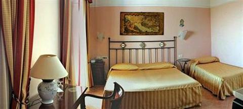 фото отеля Emmaus - Albergo del bosco