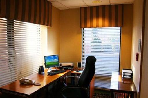 фото отеля Hampton Inn - University