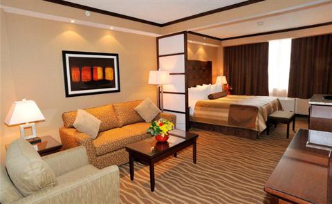 фото отеля BEST WESTERN PLUS Denham Inn & Suites