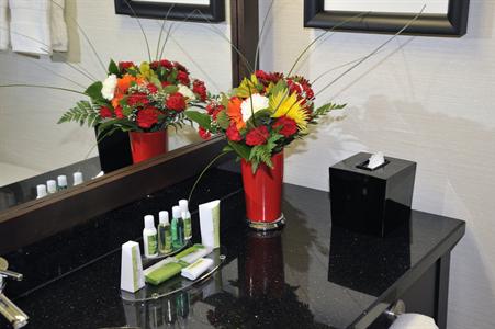 фото отеля BEST WESTERN PLUS Denham Inn & Suites
