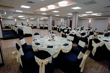 фото отеля BEST WESTERN PLUS Denham Inn & Suites