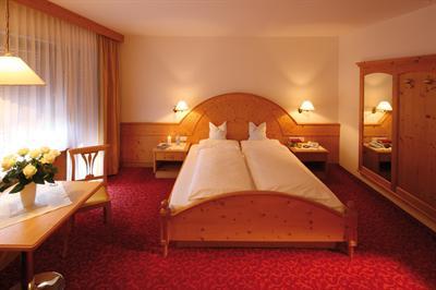 фото отеля Sonnenburg Hotel Merano