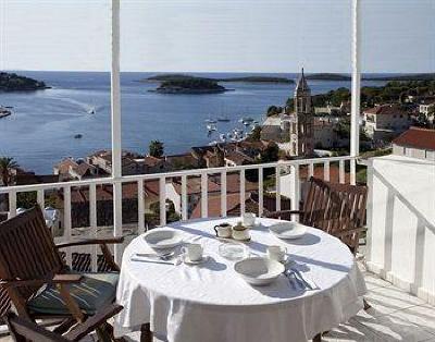 фото отеля Apartments and Rooms Bonkan Hvar