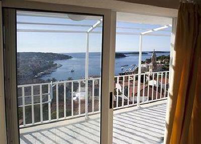 фото отеля Apartments and Rooms Bonkan Hvar